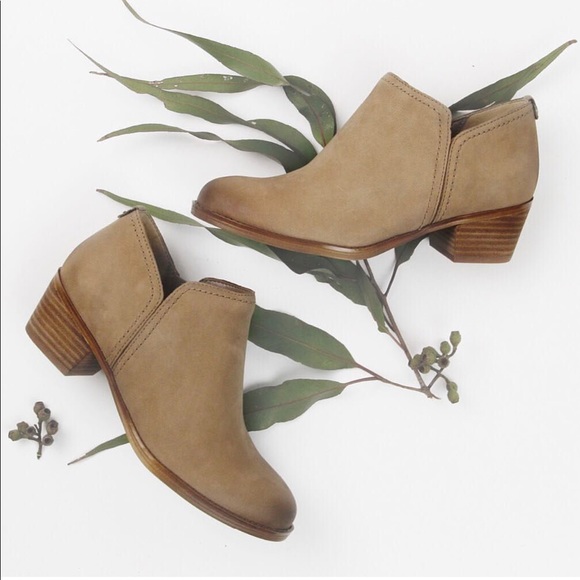 Genuine Leather Distressed V Short Ankle Booties - Picture 5 of 5